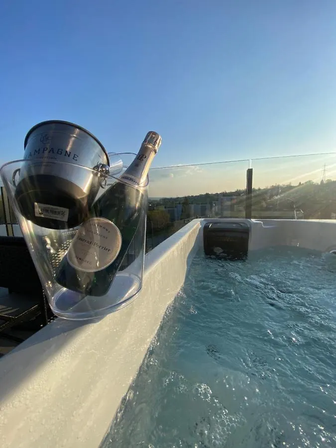 Liege Luxe & Jacuzzi Sous Les Etoiles contacts