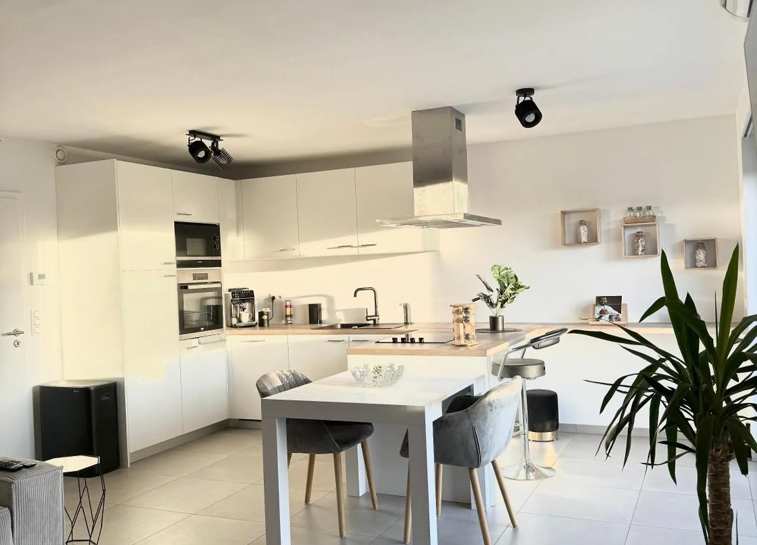Liege Luxe & Jacuzzi Sous Les Etoiles Apartment Saint-Nicolas  Belgium